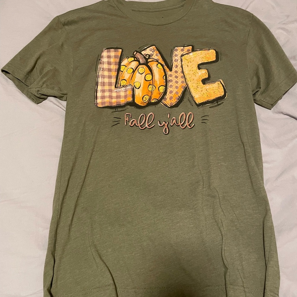 Love in Faith S green t-shirt